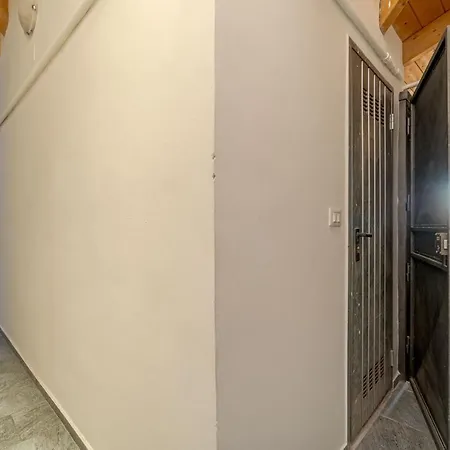 Porta Nuova Apartments! San Massimo Flat 3 *